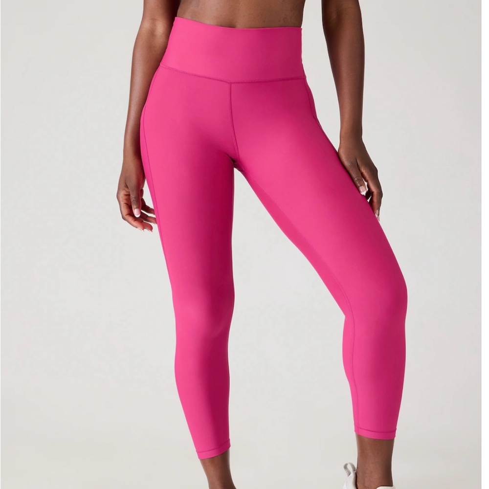 Athleta Interval Stash High Rise 7/8 Legging